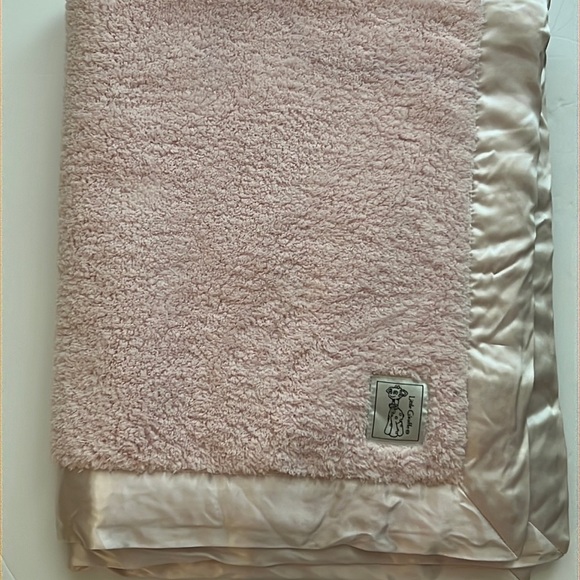 Little Giraffe Baby Blanket Chenille Satin Trim Stroller Blanket two tone - Picture 1 of 10